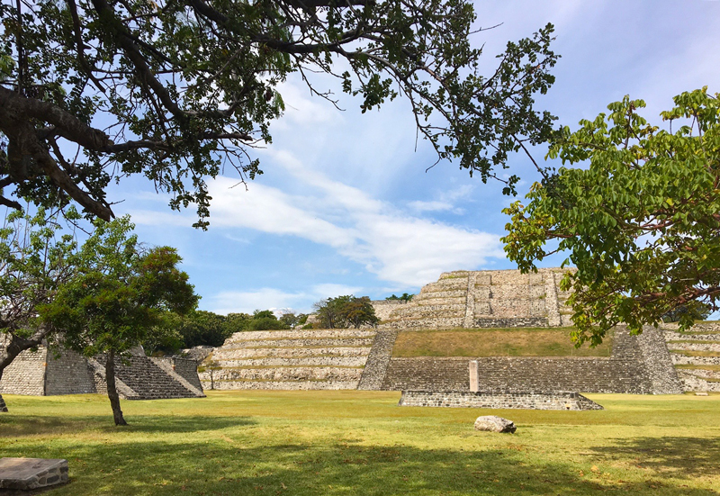 Explanada_Dos_glifos-w